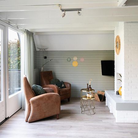 Peaceful Holiday Home In Tuitjenhorn Exterior photo