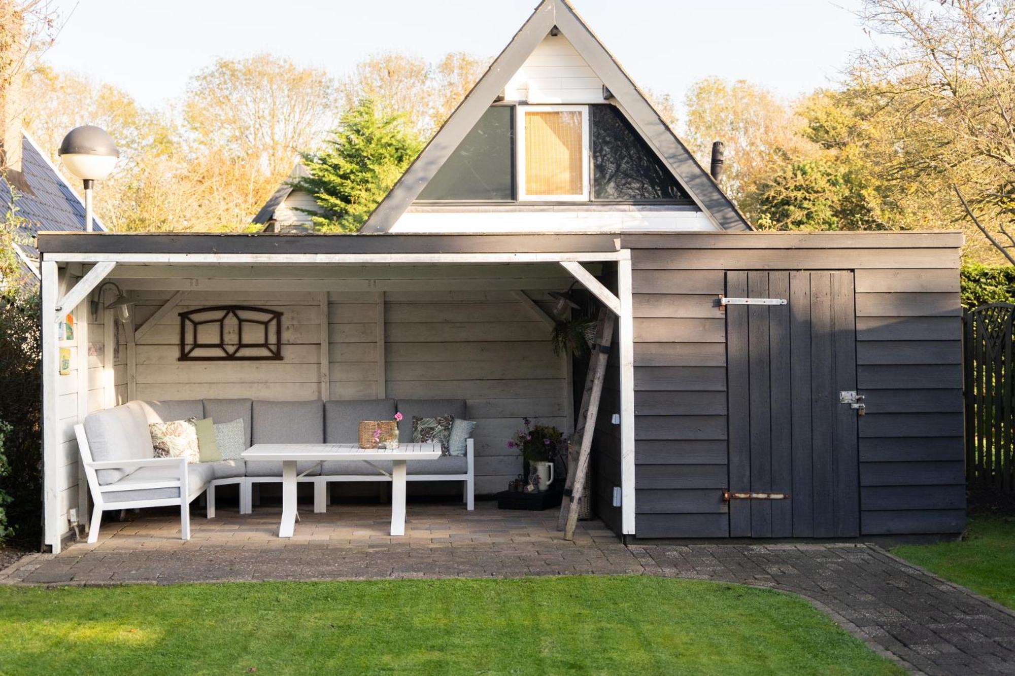 Peaceful Holiday Home In Tuitjenhorn Exterior photo